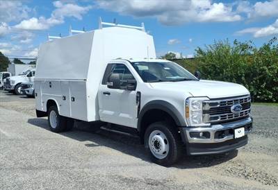 Ford F-550 XL Mechanic / Service Truck - Automatic