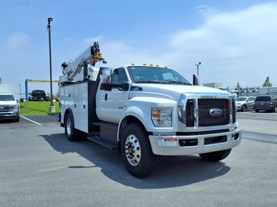 Ford F-750 Mechanic / Service Truck - 300HP, Automatic