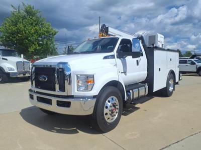 Ford F-750 Mechanic / Service Truck - 300HP, 10 Speed Automatic