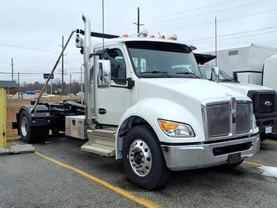 Kenworth T380 Single Axle Roll Off Truck - Paccar, 300HP, 6 Speed Allison Rds Automatic