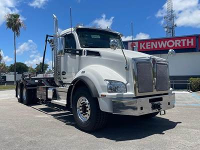 Kenworth T880 Roll Off Truck - Cummins, 470HP, 6 Speed Allison Rds Automatic
