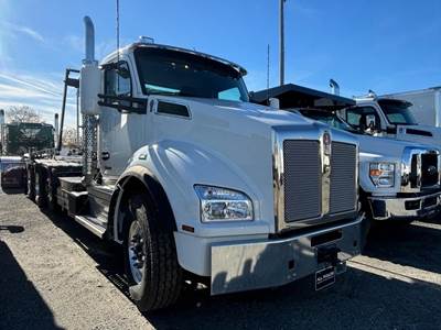 Kenworth T880 Tri Axle Roll Off Truck - Paccar, 510HP, 6 Speed Allison Rds Automatic