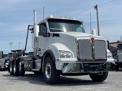 Kenworth T880 Tri Axle Roll Off Truck - Cummins, 500HP, 6 Speed Allison Rds Automatic
