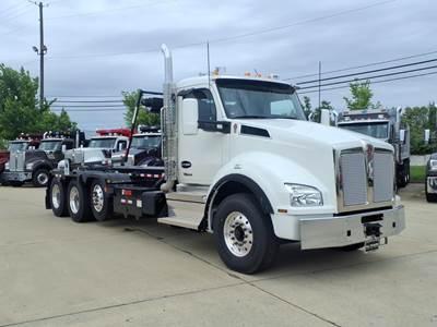 Kenworth T880 Tri Axle Roll Off Truck - Paccar, 510HP, 6 Speed Allison Rds Automatic