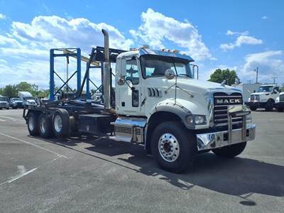 Mack Granite 64FT Tri Axle Roll Off Truck - Automatic