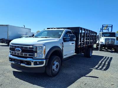 Ford F-550 16 ft Stake Bed Truck - Automatic