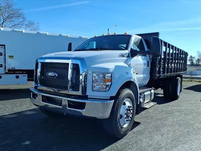 Ford F-750 18 ft Stake Bed Truck - 300HP, Automatic