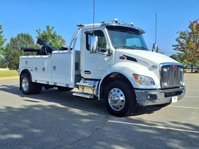 Peterbilt 537 Wrecker Tow Truck - 6 Speed Automatic