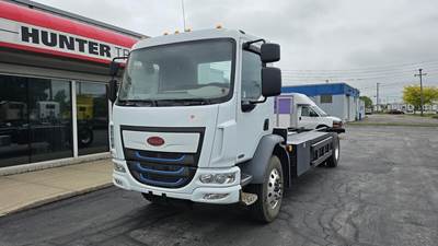 Peterbilt 220 Single Axle Cab & Chassis Truck - Paccar, 469HP, Automatic