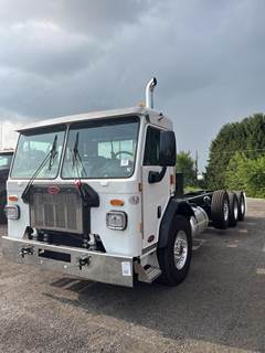 Peterbilt 520 Tri Axle Cab & Chassis Truck - Paccar, 430HP, 8Ll Manual