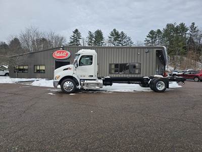 Peterbilt 536 Cab & Chassis Truck - Paccar, 300HP, Automatic