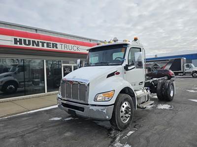 Peterbilt 537 Single Axle Cab & Chassis Truck - Paccar, 350HP, 6 Speed Allison Rds Automatic