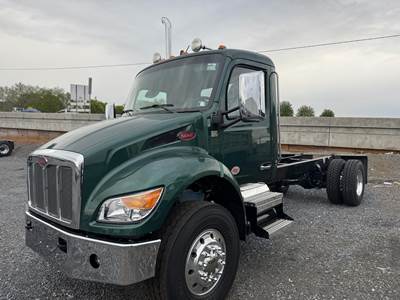 Peterbilt 537 Single Axle Cab & Chassis Truck - Paccar, 370HP, 6 Speed Allison Rds Automatic