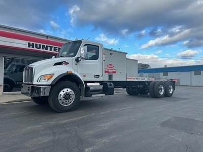 Peterbilt 548 Tandem Axle Cab & Chassis Truck - Paccar, 380HP, 10 Speed Manual