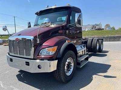 Peterbilt 548 Tandem Axle Cab & Chassis Truck - Paccar, 370HP, 6 Speed Allison Rds Automatic