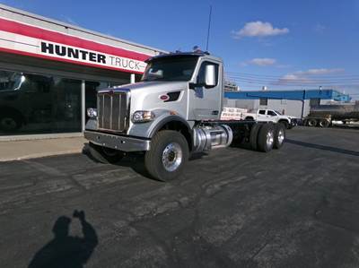 Peterbilt 567 Tandem Axle Cab & Chassis Truck - Paccar, 485HP, 18 Speed Amt