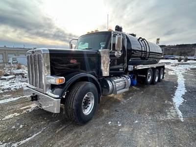 Peterbilt 589 Tri Axle Cab & Chassis Truck - Cummins, 565HP, 18 Speed Manual