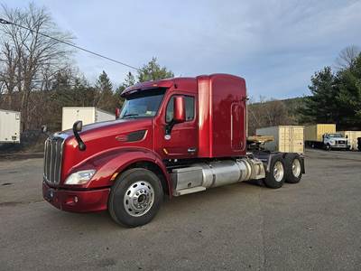 Peterbilt 579 Tandem Axle Car Carrier Truck - Paccar, 510HP