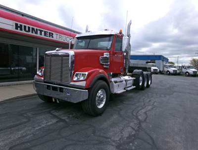 Freightliner Coronado 122 SD Tri Axle Day Cab Truck - Detroit 600HP, 6 Speed Allison Rds Automatic