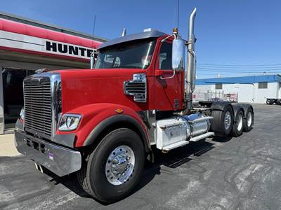 Freightliner Coronado 122 SD Tri Axle Day Cab Truck - Detroit 600HP, 6 Speed Allison Rds Automatic