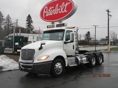 International LT Day Cab Truck - Cummins 505HP, 13 Speed Manual