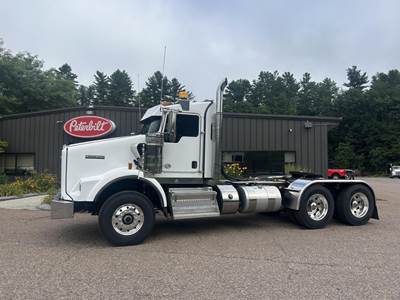 Kenworth T800 Day Cab Truck - Cummins 600HP