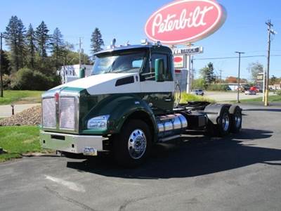 Kenworth T880 Day Cab Truck - Cummins 505HP, 18 Speed Ultrashift Plus Amt