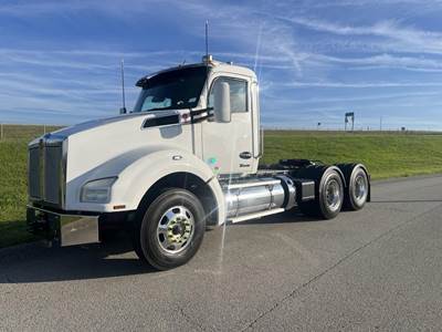 Kenworth T880 Day Cab Truck - Cummins 500HP, 12 Speed Endurant Amt