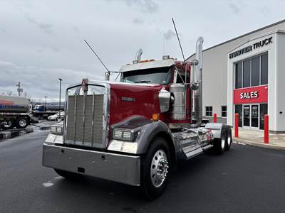 Kenworth W900 Day Cab Truck - Cummins 550HP, 18 Speed Manual