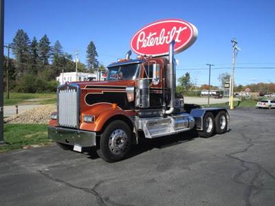 Kenworth W900L Day Cab Truck - Cummins 565HP, 18 Speed Manual