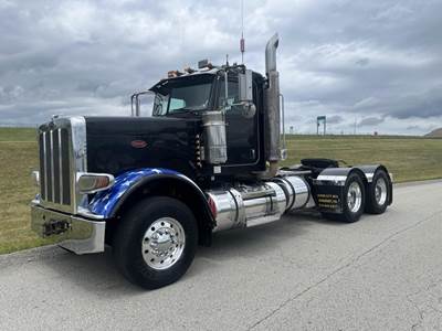 Peterbilt 388 Day Cab Truck - Cummins 550HP, 18 Speed Manual