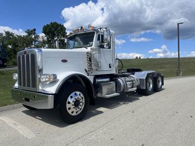 Peterbilt 389 Day Cab Truck - Cummins 565HP, 18 Speed Manual