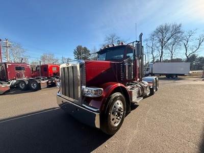 Peterbilt 389 Day Cab Truck - Paccar 485HP, 13 Speed Manual