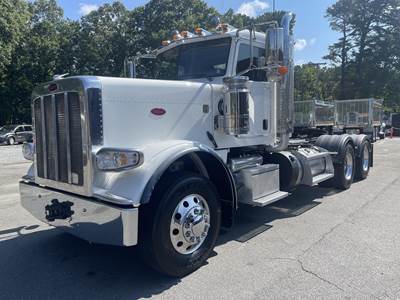 Peterbilt 389 Day Cab Truck - Paccar 510HP, 18 Speed Manual