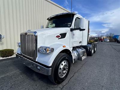 Peterbilt 567 Day Cab Truck - Paccar 455HP, 10 Speed Manual