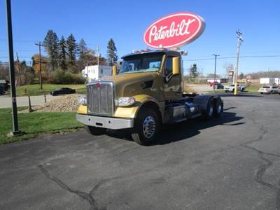Peterbilt 567 Day Cab Truck - Paccar 455HP, 8Ll Manual