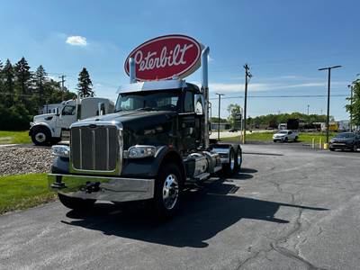Peterbilt 567 Day Cab Truck - Paccar 510HP, 13 Speed Manual