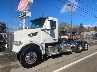 Peterbilt 567 Day Cab Truck - Paccar 510HP, 12 Speed Amt
