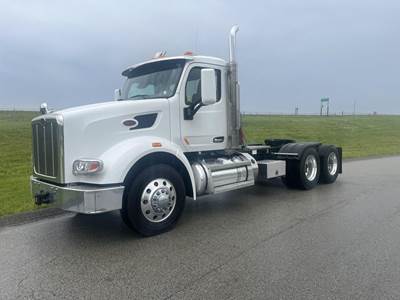 Peterbilt 567 Day Cab Truck - Cummins 450HP, 10 Speed Manual