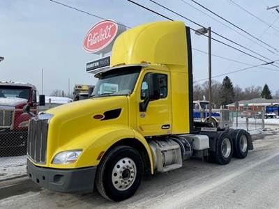 Peterbilt 579 Day Cab Truck - Paccar 400HP, 12 Speed Endurant Amt
