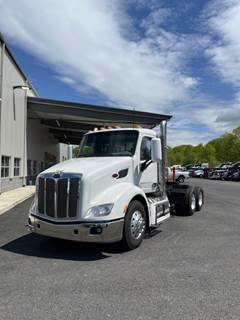 Peterbilt 579 Day Cab Truck