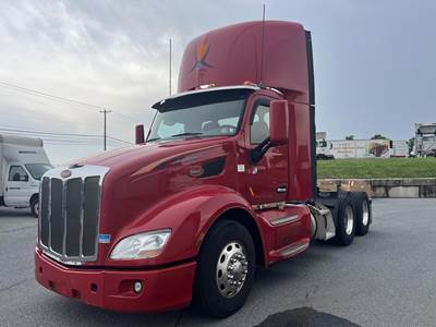 Peterbilt 579 Day Cab Truck - Paccar 510HP, 13 Speed Manual