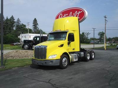 Peterbilt 579 Day Cab Truck - Cummins 400HP, 12 Speed Endurant Amt