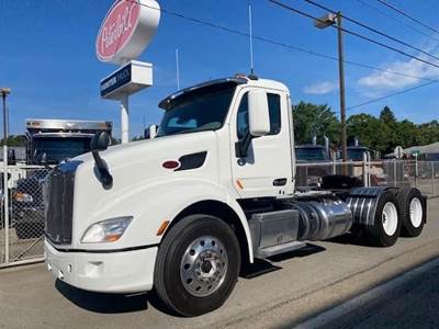 Peterbilt 579 Day Cab Truck - Cummins 485HP, 13 Speed Manual