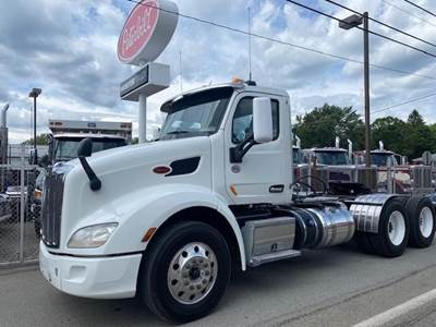 Peterbilt 579 Day Cab Truck - Cummins 485HP, 13 Speed Manual