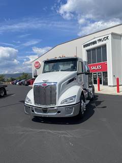 Peterbilt 579 Day Cab Truck - Paccar 455HP, 12 Speed Endurant Amt