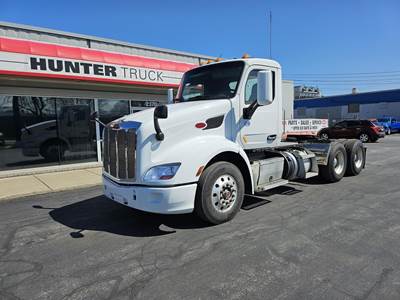 Peterbilt 579 Day Cab Truck - Cummins 450HP, 10 Speed Manual