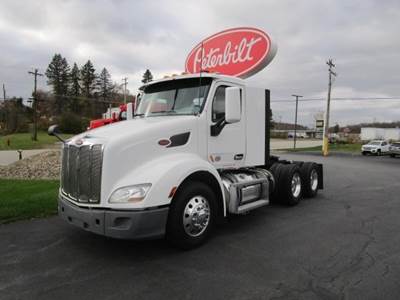 Peterbilt 579 Day Cab Truck - Paccar 455HP, 10 Speed Ultrashift Amt