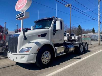 Peterbilt 579 Day Cab Truck - Cummins 485HP, 13 Speed Manual