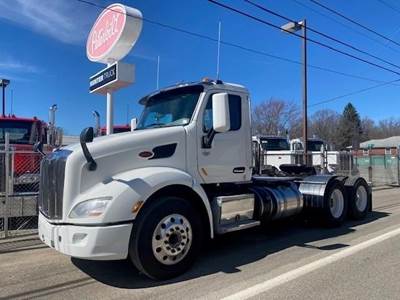 Peterbilt 579 Day Cab Truck - Cummins 485HP, 13 Speed Manual